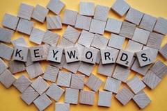 ¿Cómo realizar una búsqueda de palabras clave?